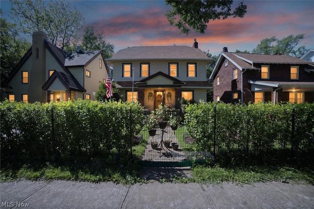 1066 Nela View Road, Cleveland Heights, OH 44112