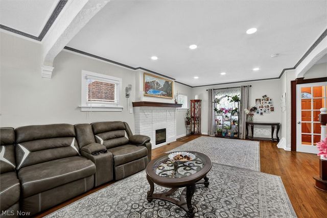 1066 Nela View Road, Cleveland Heights, OH 44112