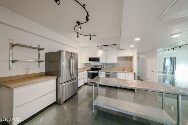 353 E THOMAS Road C501, Phoenix, AZ 85012