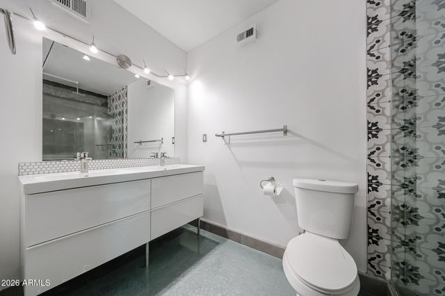 353 E THOMAS Road C501, Phoenix, AZ 85012