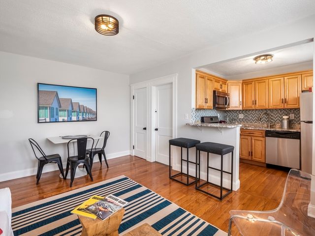 8 Walnut St 28, Everett, MA 02149