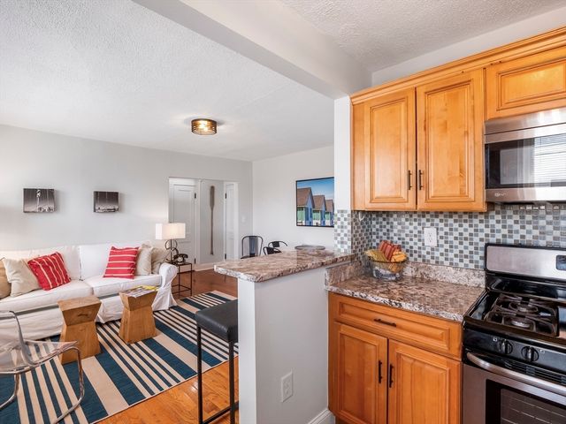 8 Walnut St 28, Everett, MA 02149