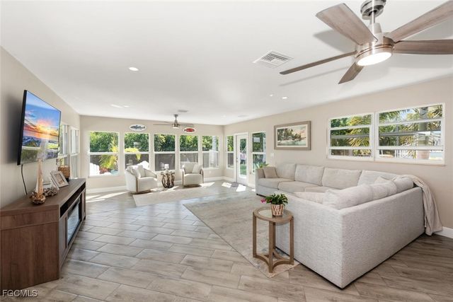 7238 Coca Sabal LN, Fort Myers, FL 33908