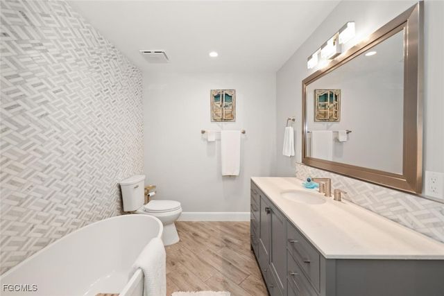 7238 Coca Sabal LN, Fort Myers, FL 33908