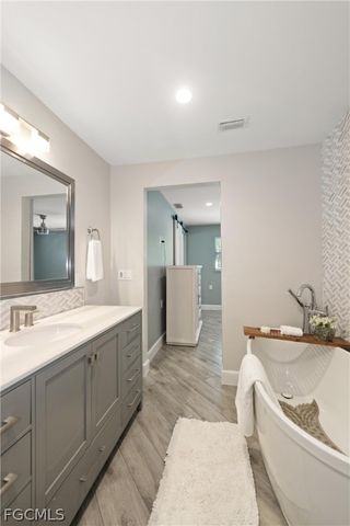 7238 Coca Sabal LN, Fort Myers, FL 33908