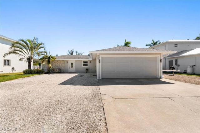 7238 Coca Sabal LN, Fort Myers, FL 33908