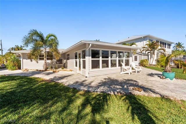 7238 Coca Sabal LN, Fort Myers, FL 33908