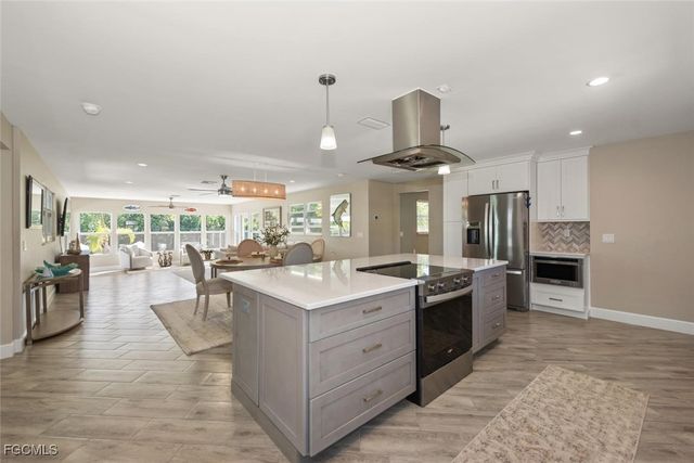 7238 Coca Sabal LN, Fort Myers, FL 33908