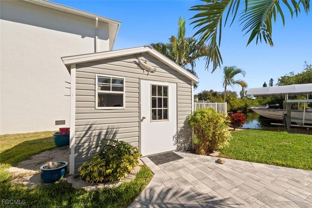 7238 Coca Sabal LN, Fort Myers, FL 33908