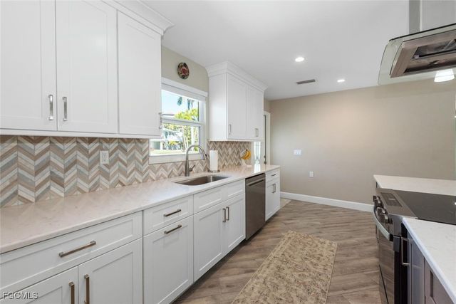 7238 Coca Sabal LN, Fort Myers, FL 33908