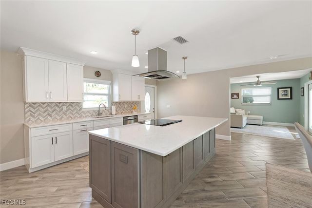 7238 Coca Sabal LN, Fort Myers, FL 33908