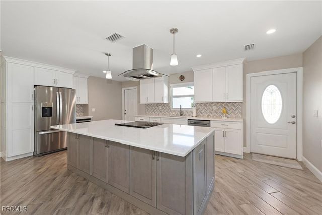 7238 Coca Sabal LN, Fort Myers, FL 33908