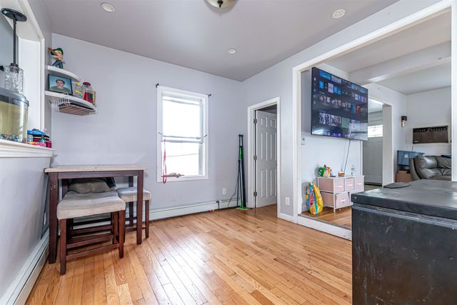 10 North Main Street, Derry, NH 03038