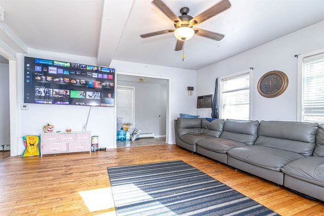 10 North Main Street, Derry, NH 03038