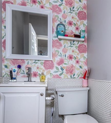 10 North Main Street, Derry, NH 03038