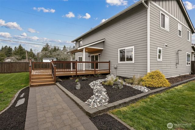 101 Murphy Lane S, Rainier, WA 98576