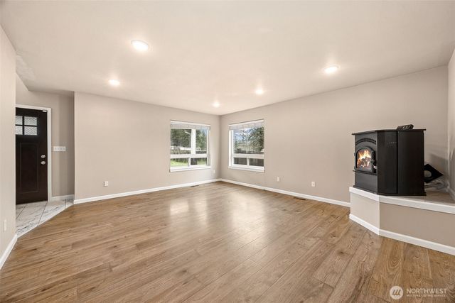 101 Murphy Lane S, Rainier, WA 98576