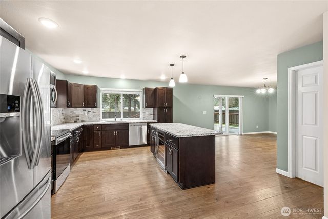 101 Murphy Lane S, Rainier, WA 98576