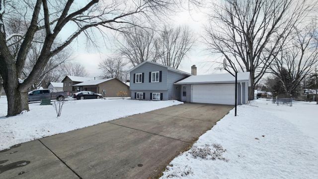 9969 108th Place N, Maple Grove, MN 55369