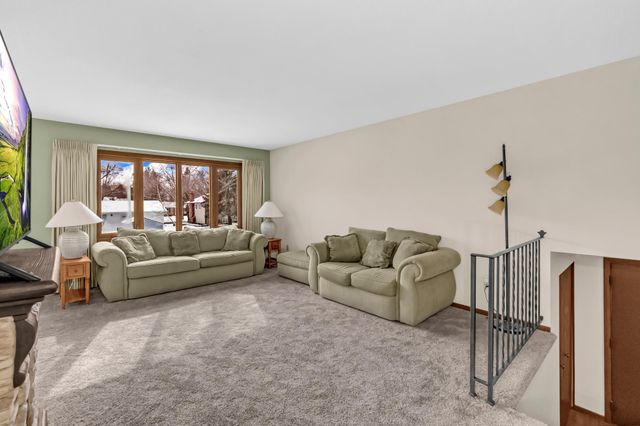 9969 108th Place N, Maple Grove, MN 55369