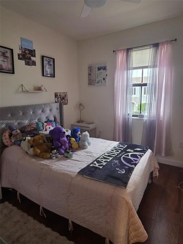 10963 W 32nd Lane, Hialeah, FL 33018