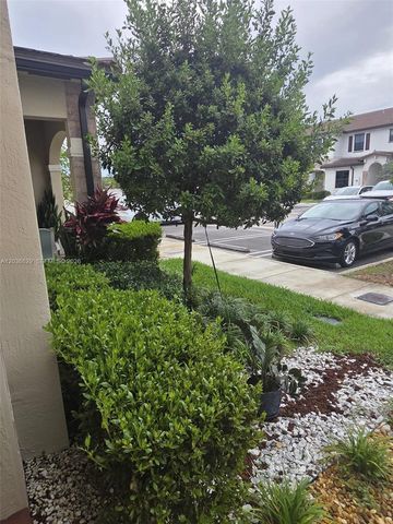 10963 W 32nd Lane, Hialeah, FL 33018