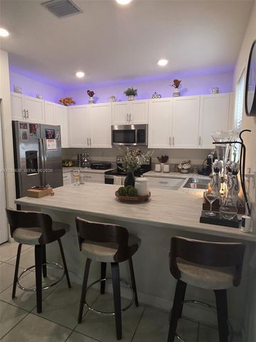 10963 W 32nd Lane, Hialeah, FL 33018