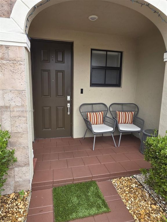10963 W 32nd Lane, Hialeah, FL 33018