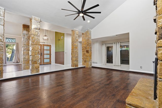 704 Timberview Court N, Fort Worth, TX 76112