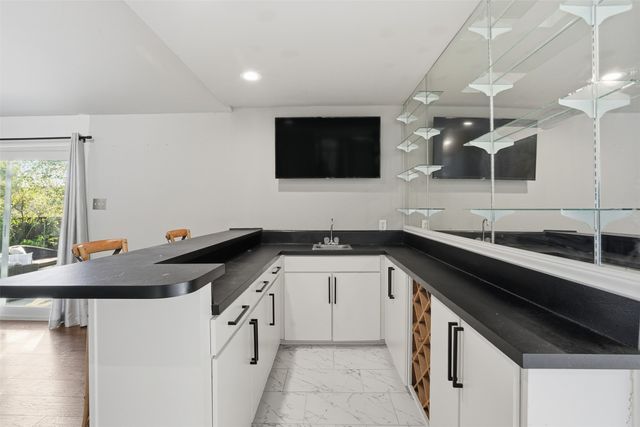 704 Timberview Court N, Fort Worth, TX 76112