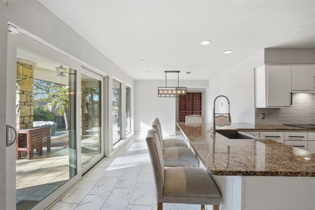 704 Timberview Court N, Fort Worth, TX 76112