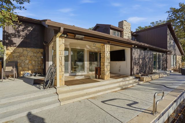 704 Timberview Court N, Fort Worth, TX 76112