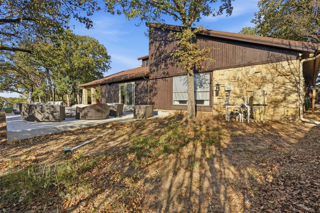 704 Timberview Court N, Fort Worth, TX 76112