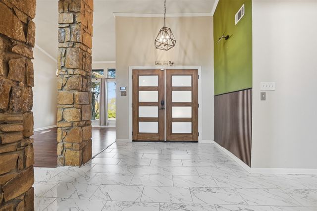 704 Timberview Court N, Fort Worth, TX 76112