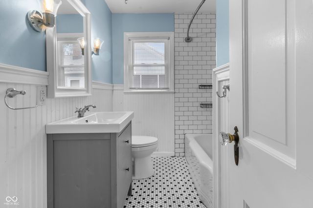 2533 Kessler Boulevard East Drive, Indianapolis, IN 46220