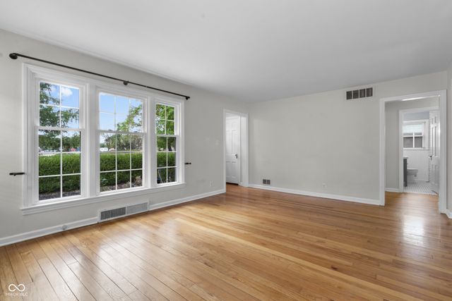 2533 Kessler Boulevard East Drive, Indianapolis, IN 46220