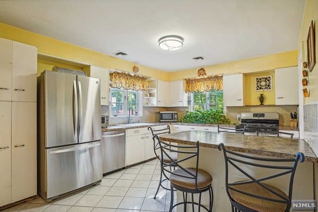 7-02 Morlot Avenue, Fair Lawn, NJ 07410