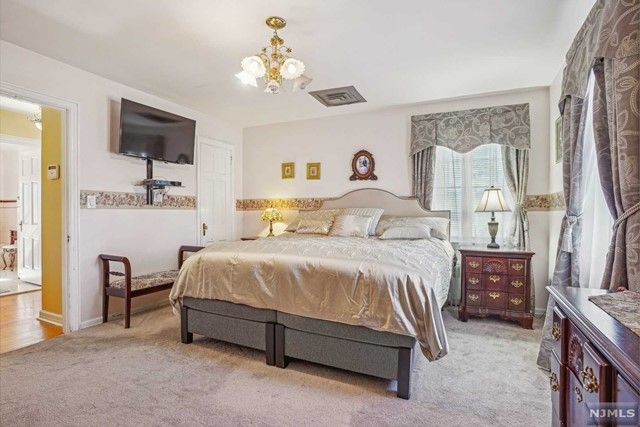 7-02 Morlot Avenue, Fair Lawn, NJ 07410