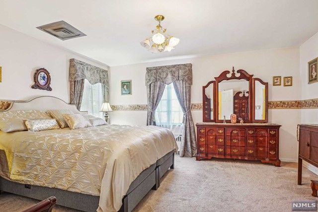 7-02 Morlot Avenue, Fair Lawn, NJ 07410
