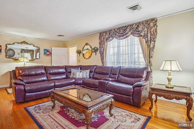 7-02 Morlot Avenue, Fair Lawn, NJ 07410
