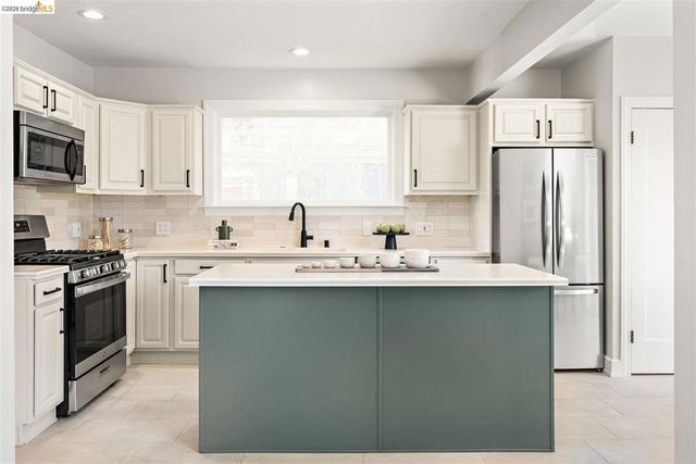 2121 Eunice Street, Berkeley, CA 94709