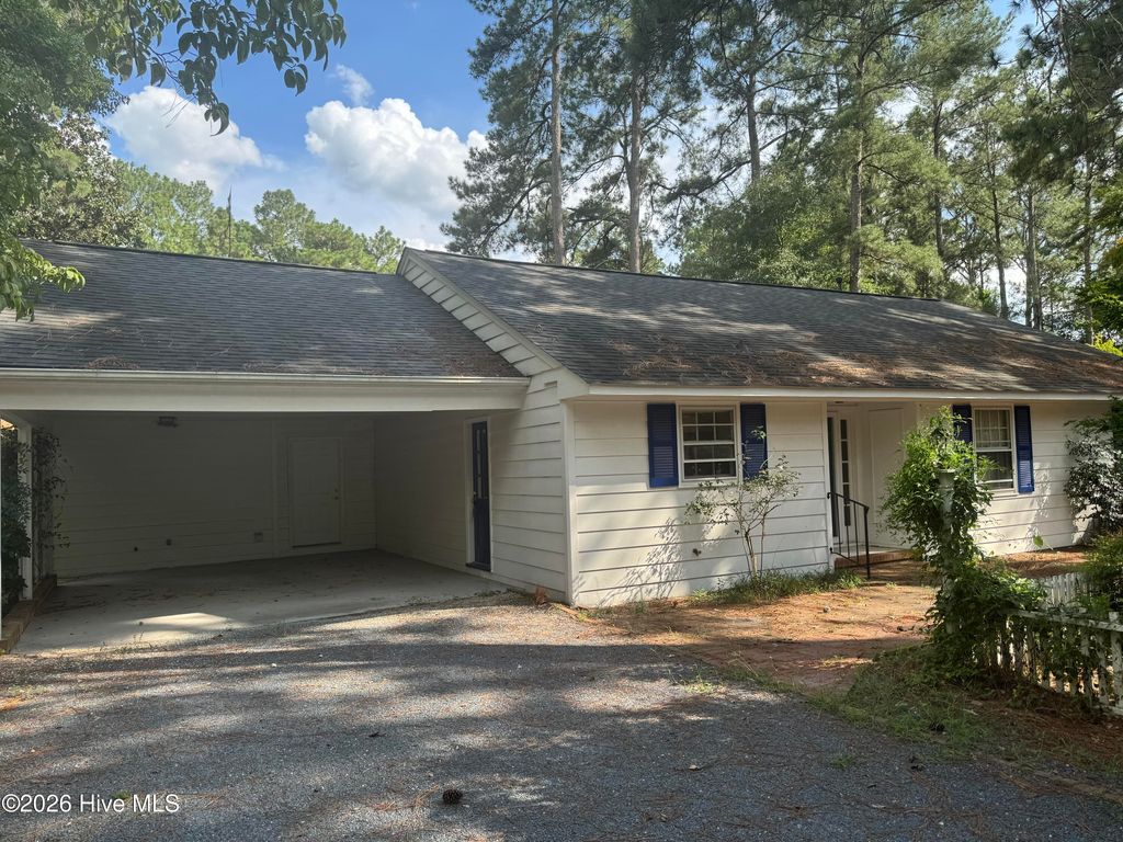 165 Duffers Lane, Southern Pines, NC 28387