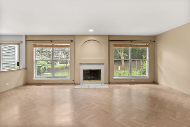 620 N CHARTER HALL Drive, Palatine, IL 60067