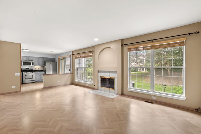 620 N CHARTER HALL Drive, Palatine, IL 60067