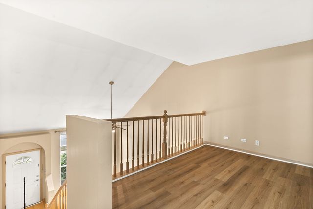 620 N CHARTER HALL Drive, Palatine, IL 60067