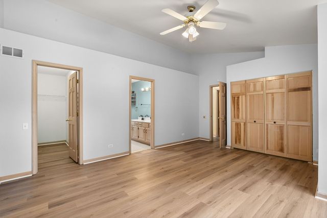 620 N CHARTER HALL Drive, Palatine, IL 60067