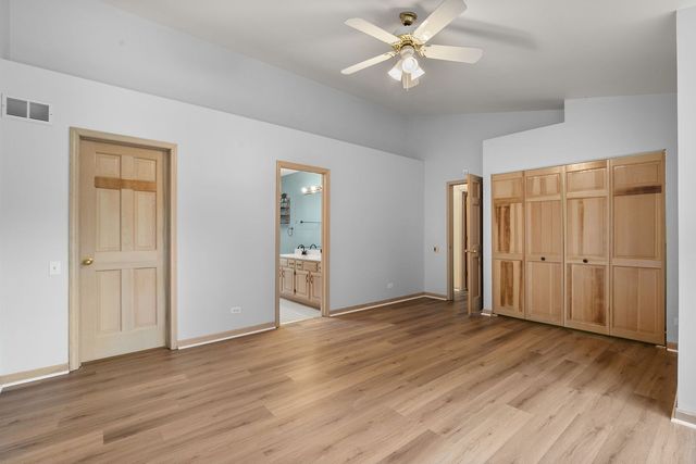 620 N CHARTER HALL Drive, Palatine, IL 60067