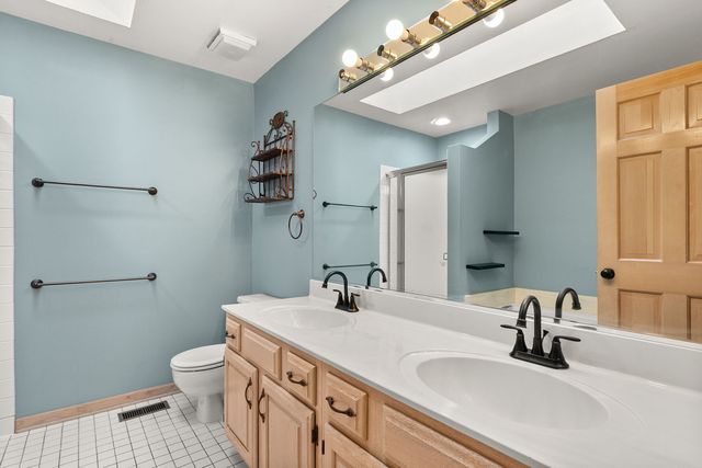 620 N CHARTER HALL Drive, Palatine, IL 60067