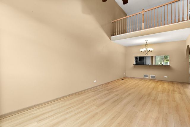 620 N CHARTER HALL Drive, Palatine, IL 60067