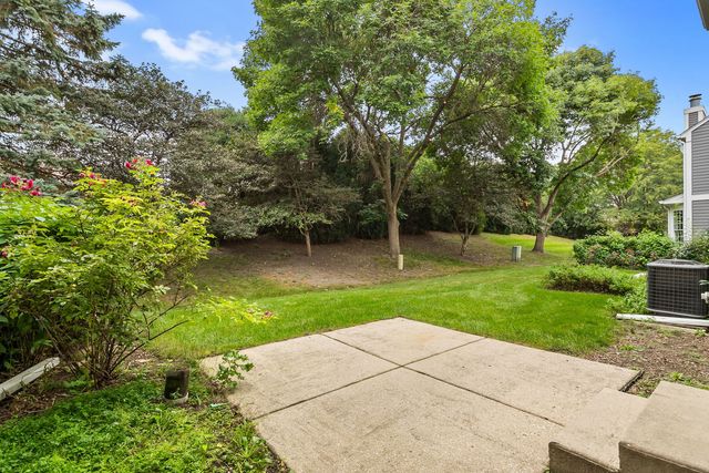 620 N CHARTER HALL Drive, Palatine, IL 60067